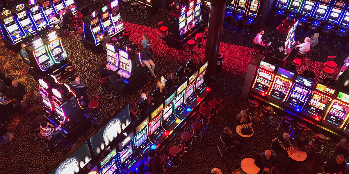 The Impact of Demographic Change on Online Gambling in 2026: How Player Age Structure Influences Provider Strategies and