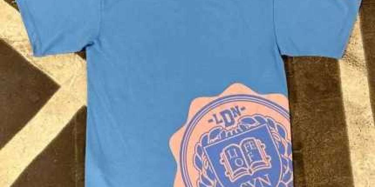 Syna World Shirt: The Perfect Blend of Simplicity and Streetwear Style