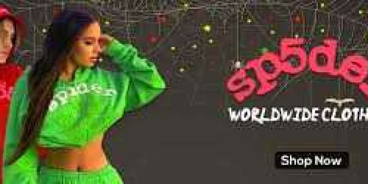 Unveil Your Bold Street Look with the Latest Spider Hoodies